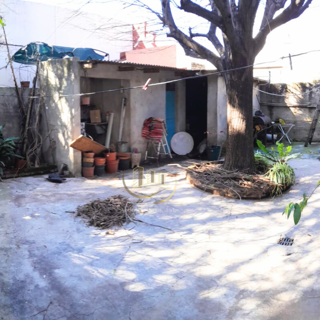 Venta En Block De 3 Locales Comerciales Mas Depto De 3 Ambientes En Excelente Zona De Villa Bosch foto 2