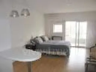 depto. Villa Urquiza OLazabal 5400, frente monoambiente con balcón amueblado y equipado para 2 personas, aire acondicionado, piscina, parrillas, laund foto 2