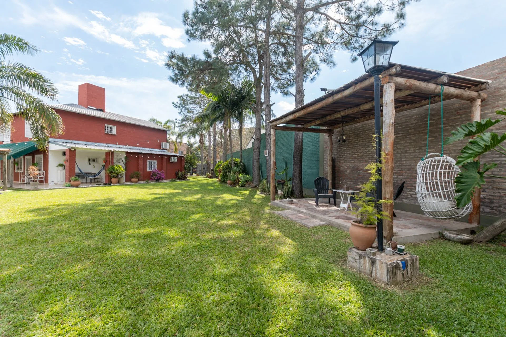 CASA EN VENTA EN COLASTINE 4 DORM Y GRAN PARQUE foto 5