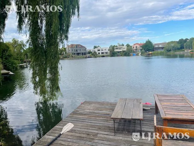 Casa al agua en barrio La laguna -Rincón de Milberg foto 2