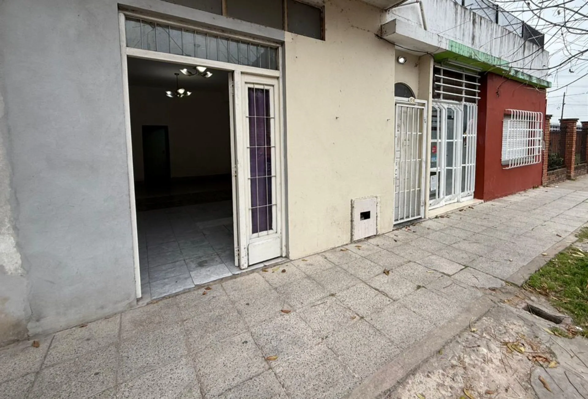 ALQUILER LOCAL COMERCIAL, MORON SUR foto 2