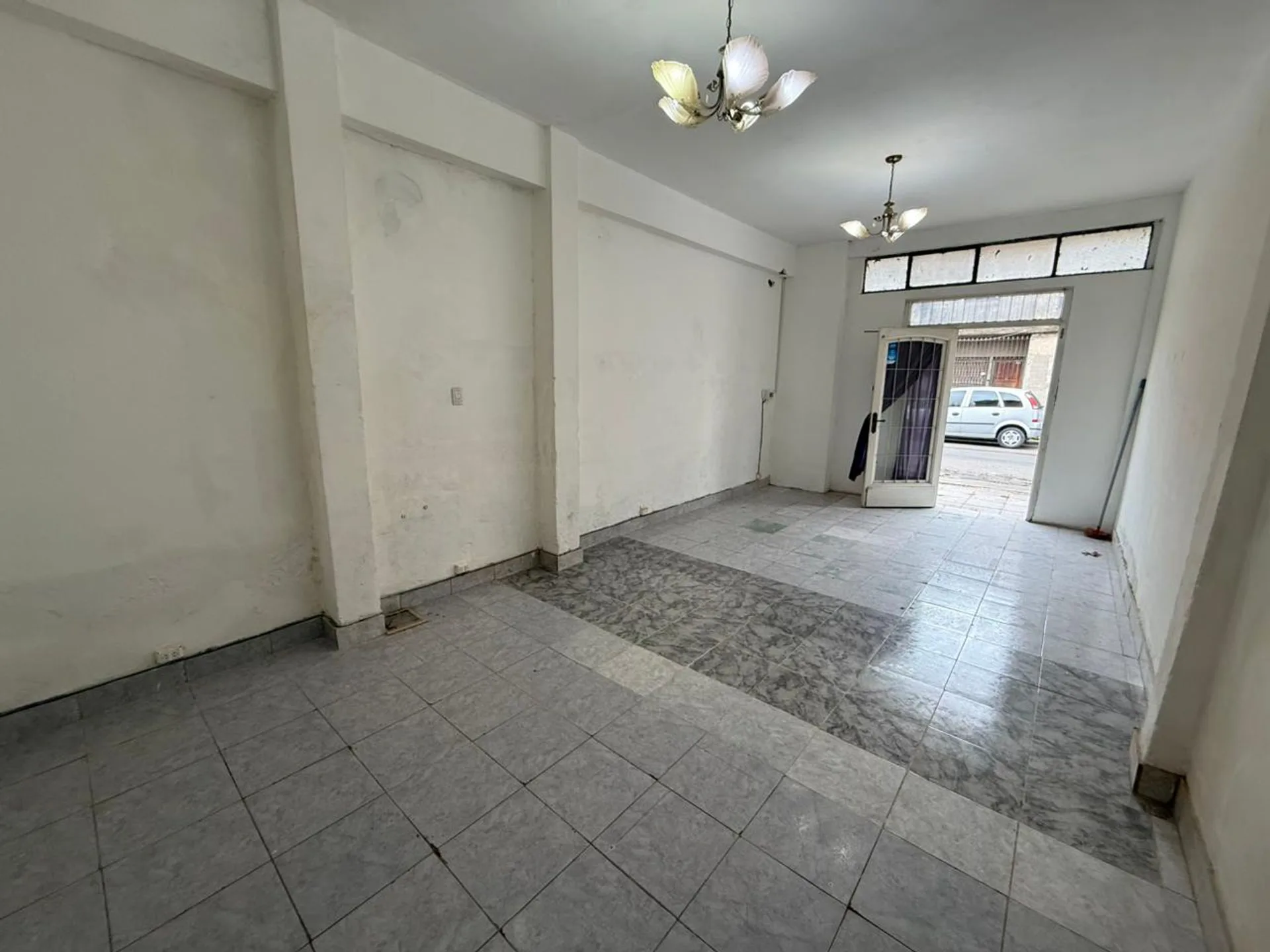 ALQUILER LOCAL COMERCIAL, MORON SUR foto 5