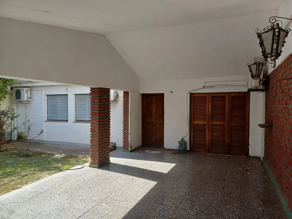 VENTA DE CASA 3 DORMITORIOS EN BARRIO CABILDO foto 2