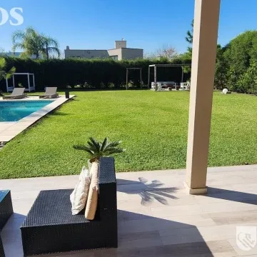 CASA VENTA SANTA CATALINA VILLANUEVA. APTO CREDITO. LOTE INTERNO. foto 2