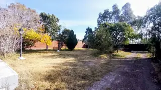 VENTA DE CASA CON PILETA CHACRAS DE CORIA foto 4