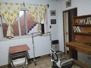 CASA 6 AMBIENTES CON PATIO Y TERRAZA Y  LOTE PROPIO foto 3