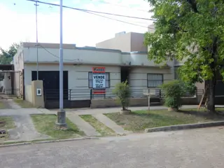 Casa sobre calle Estrada. VILLA ELISA. foto 1