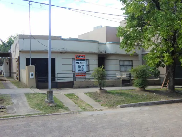 Casa sobre calle Estrada. VILLA ELISA.