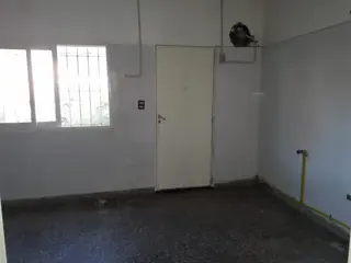 Alquiler de local sobre avenida San Martín foto 2