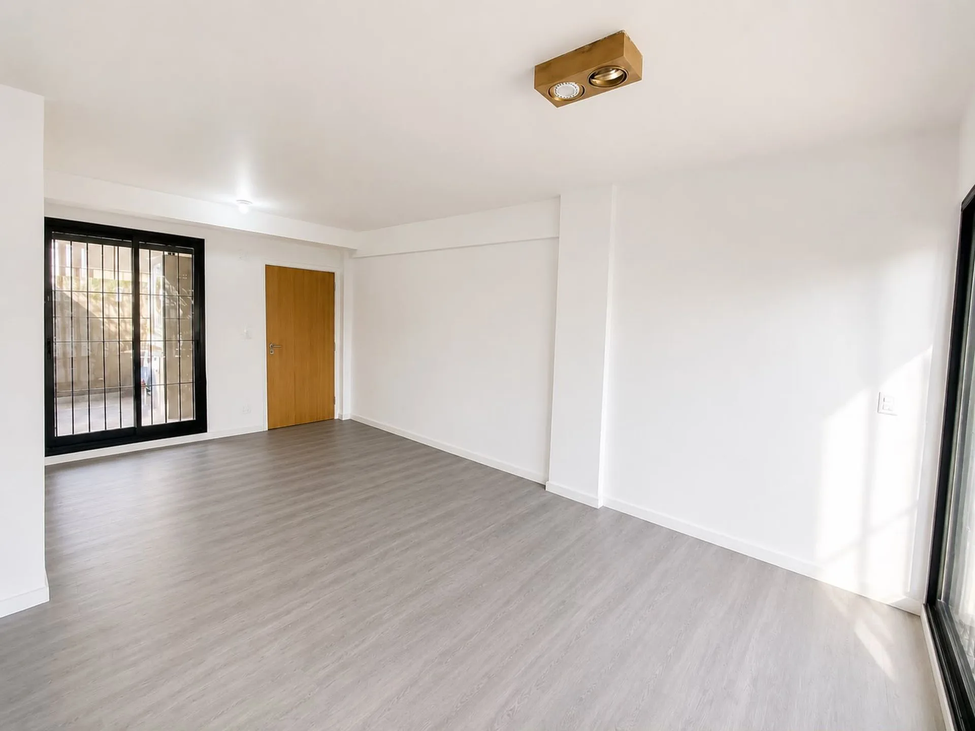 VENTA DTO 3 AMB LINIERS PATIO COCHERA AMENITIES foto 4