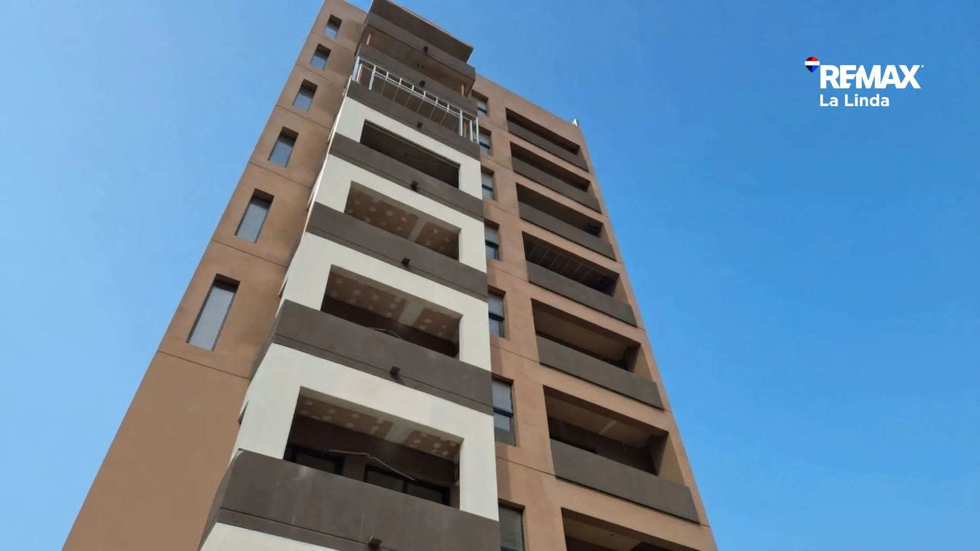 Venta departamento 1 dormitorio Macrocentro- Brown foto 2