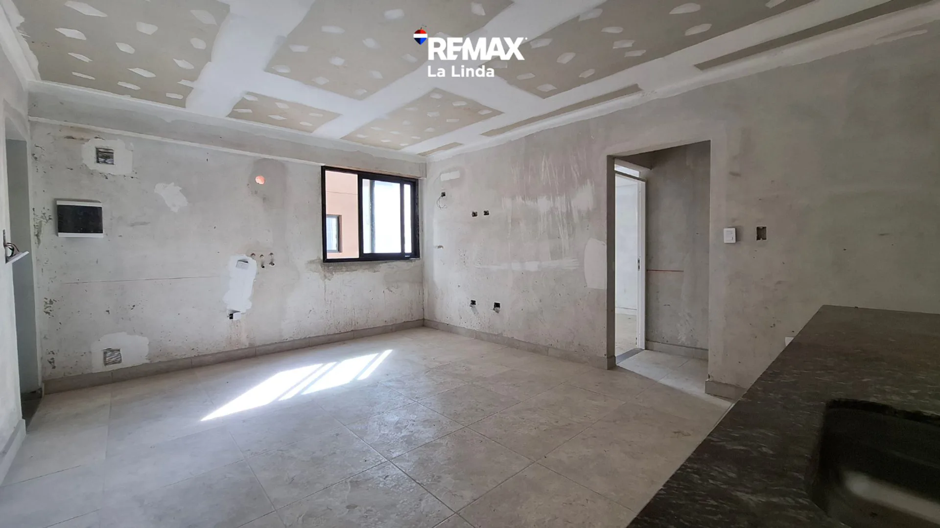 Venta departamento 1 dormitorio Macrocentro- Brown foto 5