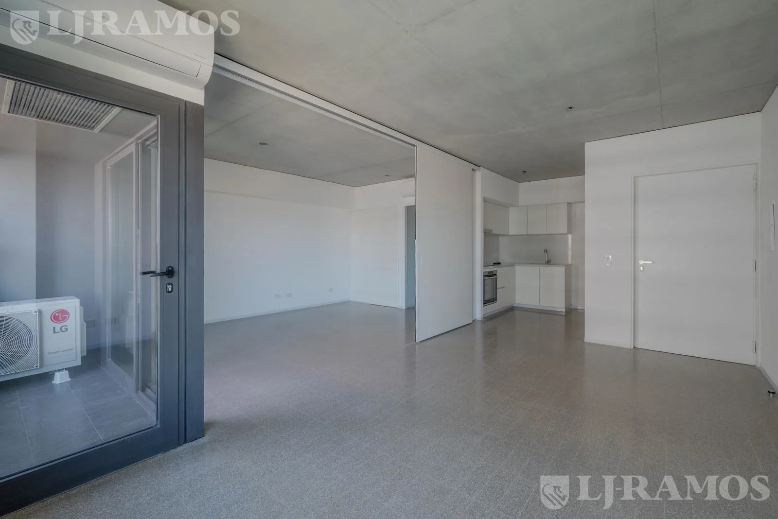 2amb-estrenar-Piso 24-Torre Huergo-Full Amenities-Vista a Diques foto 5
