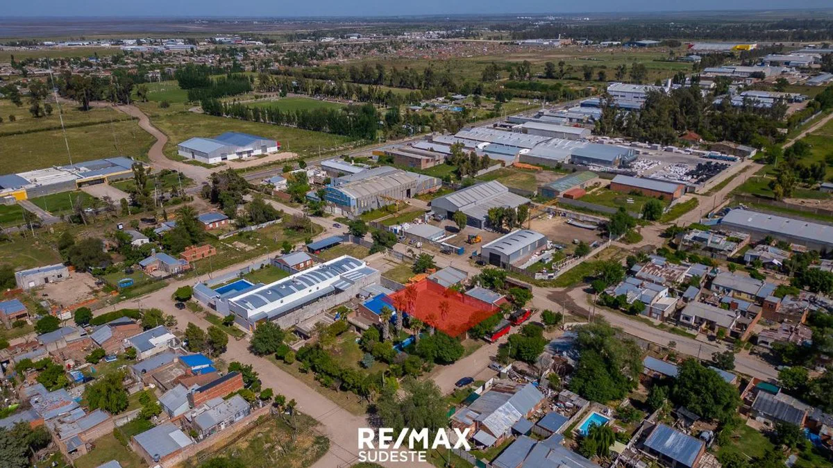 LOTE CERRADO. OPCION DE COMPRAR EL CONTIGUO foto 2