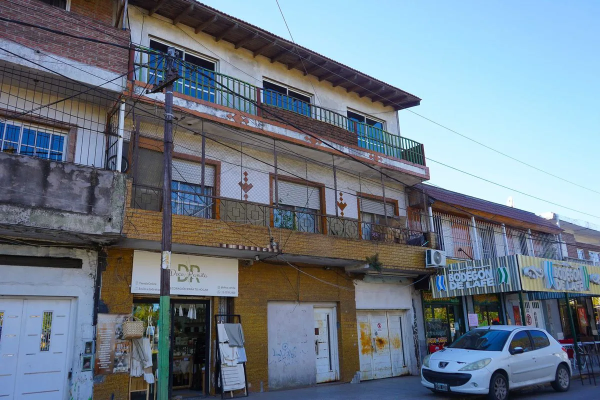 VENTA LOCALES  DEPARTAMENTOS EN GREGORIO LAFERRERE foto 5