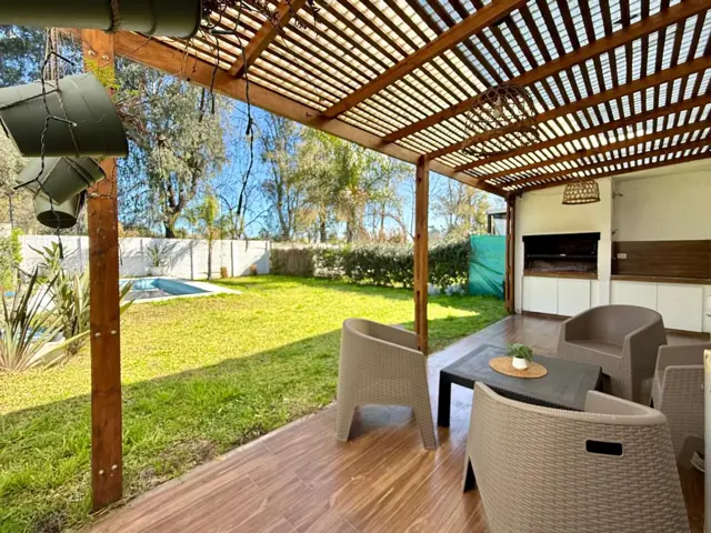 Venta 4 amb con parque y pileta en Ayres de Leloir