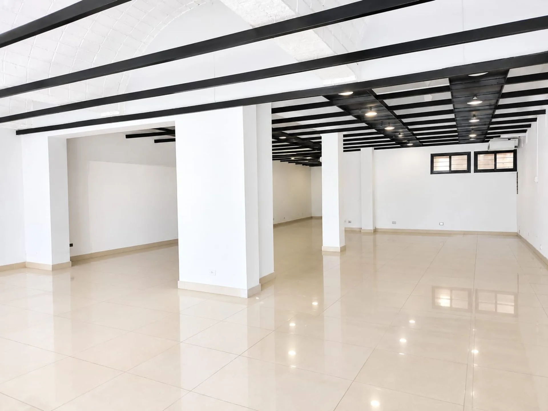 ALQUILER LOCAL COMERCIAL  - VILLA GRAL MITRE foto 5