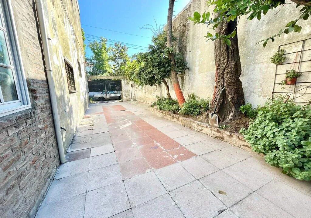 Venta de casa en PH castelar foto 4