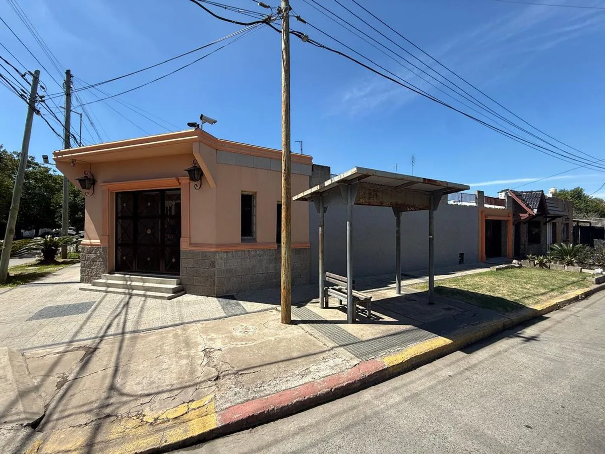 VENTA CASA 3 AMBIENTES EN MORON foto 3