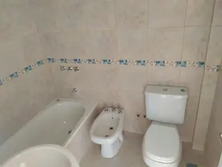 OPORTUNIDAD Excelente duplex 3 amb + cochera doble + patio foto 1