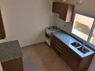 OPORTUNIDAD Excelente duplex 3 amb + cochera doble + patio foto 3