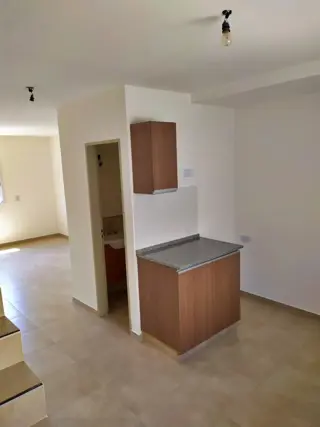 OPORTUNIDAD Excelente duplex 3 amb + cochera doble + patio foto 5