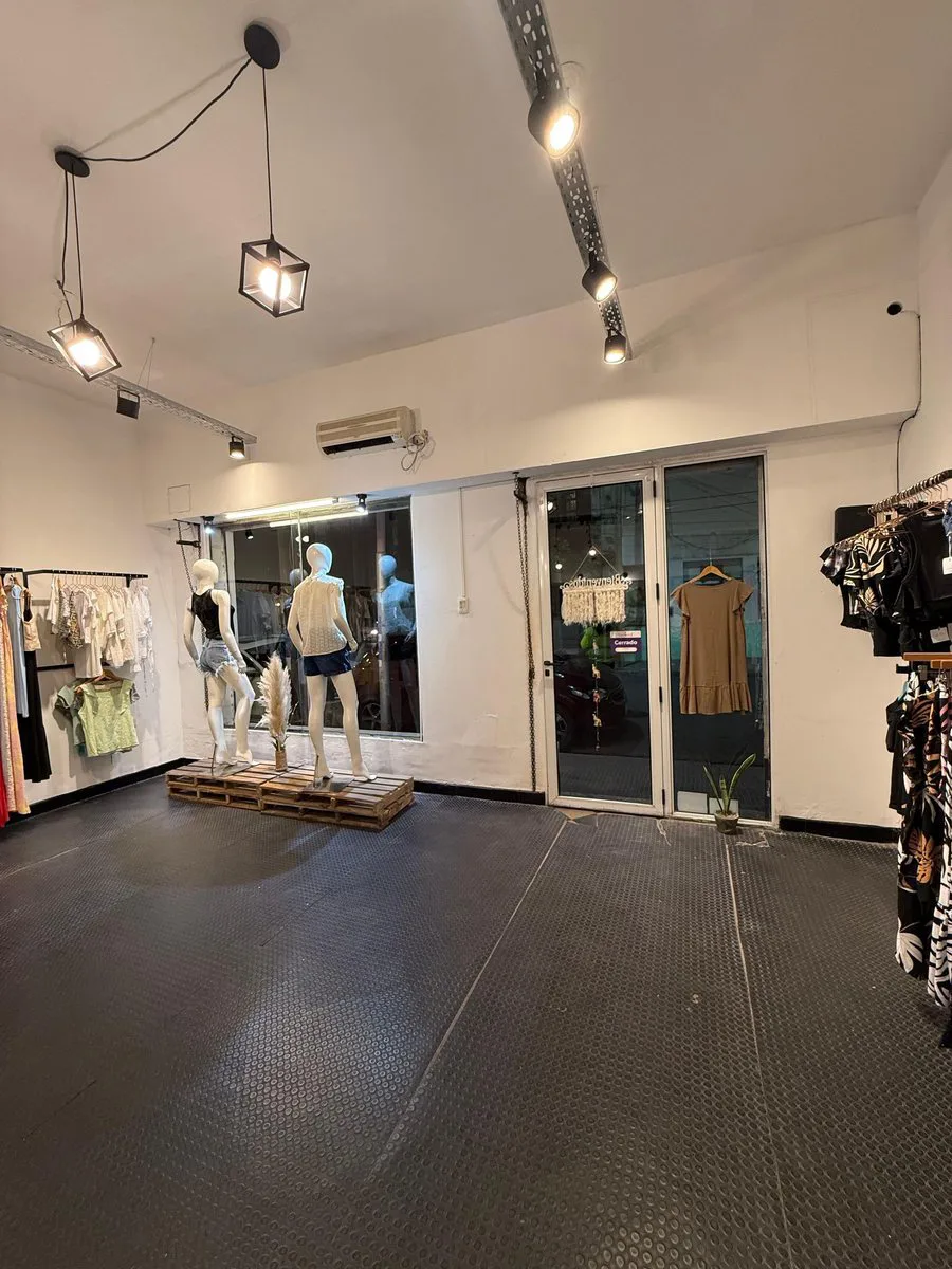 OPORTUNIDAD EN VENTA DE LOCAL EN  LA PLATA Y JUJUY foto 4