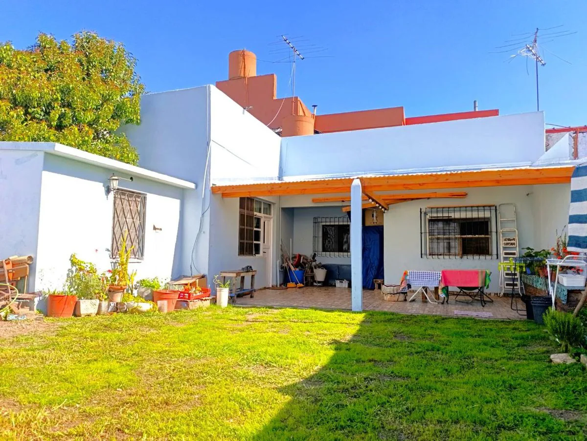 CASA 6 AMB VENTA EN CASEROS foto 2