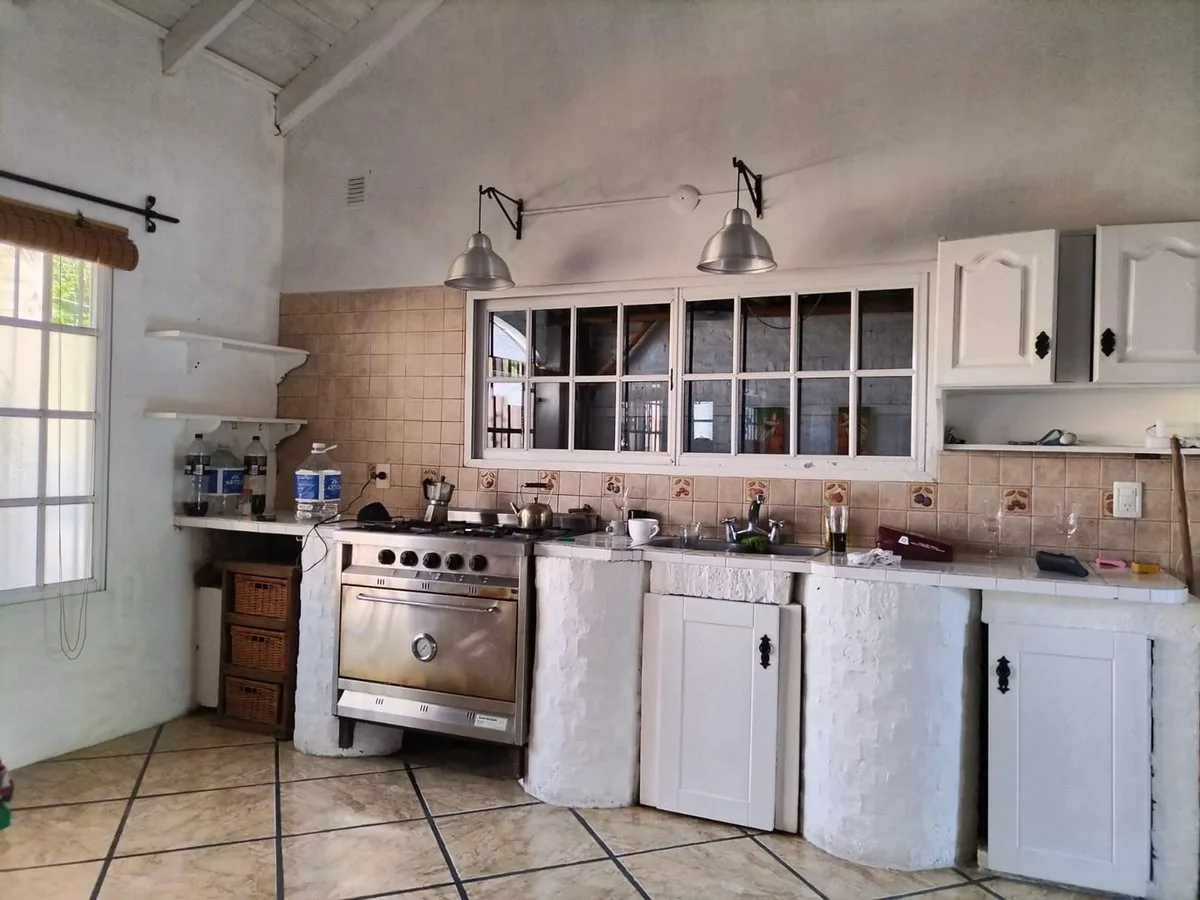 VENTA CASA 5 AMB PILETA COCHERA JARDIN BERAZATEGUI foto 3