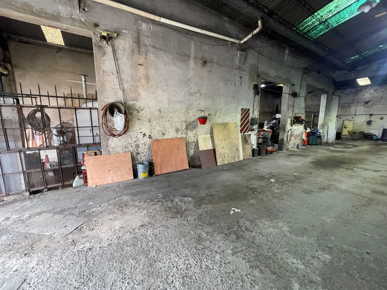 Venta 2 galpones en Block 547m2 - Ciudadela foto 3