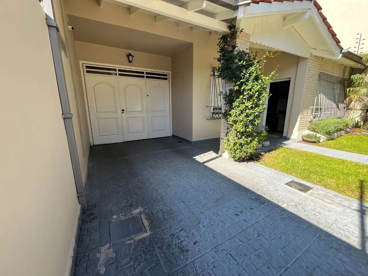 VENTA CASA 4 AMBIENTES VILLA LUZURIAGA foto 5