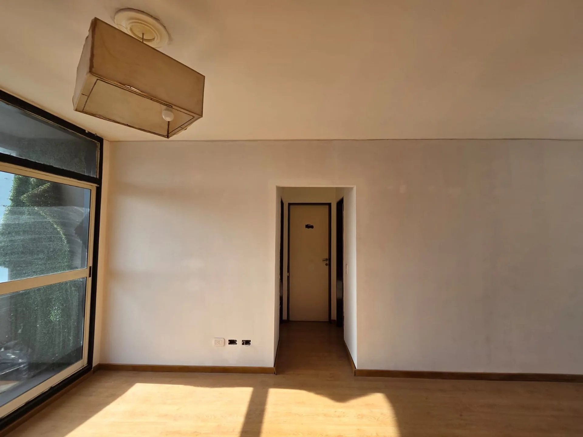 3 AMBIENTES LUMINOSOS TORRES PUYRREDON  EXC. UBIC. foto 3
