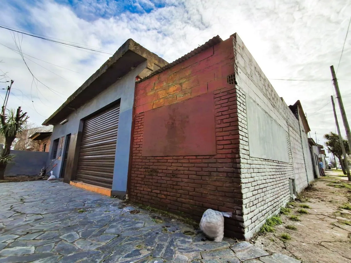 VENTA  LOCAL-DEPOSITO-TALLER MECANICO- LAS LILAS foto 2