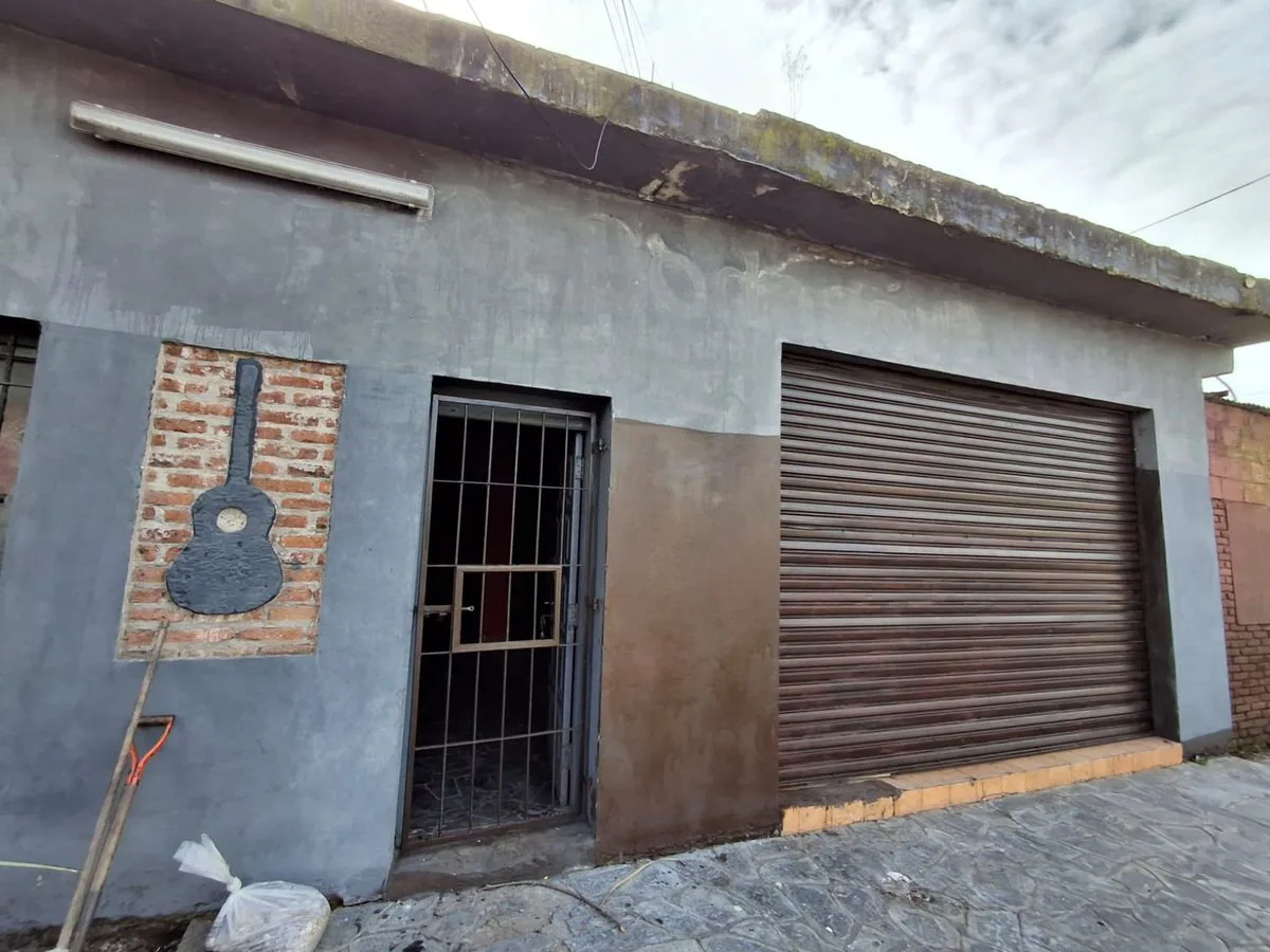 VENTA  LOCAL-DEPOSITO-TALLER MECANICO- LAS LILAS foto 4