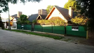 Chalet 4 Ambientes, Lote más de 1000 m2, piscina, quincho. Apto crédito foto 1