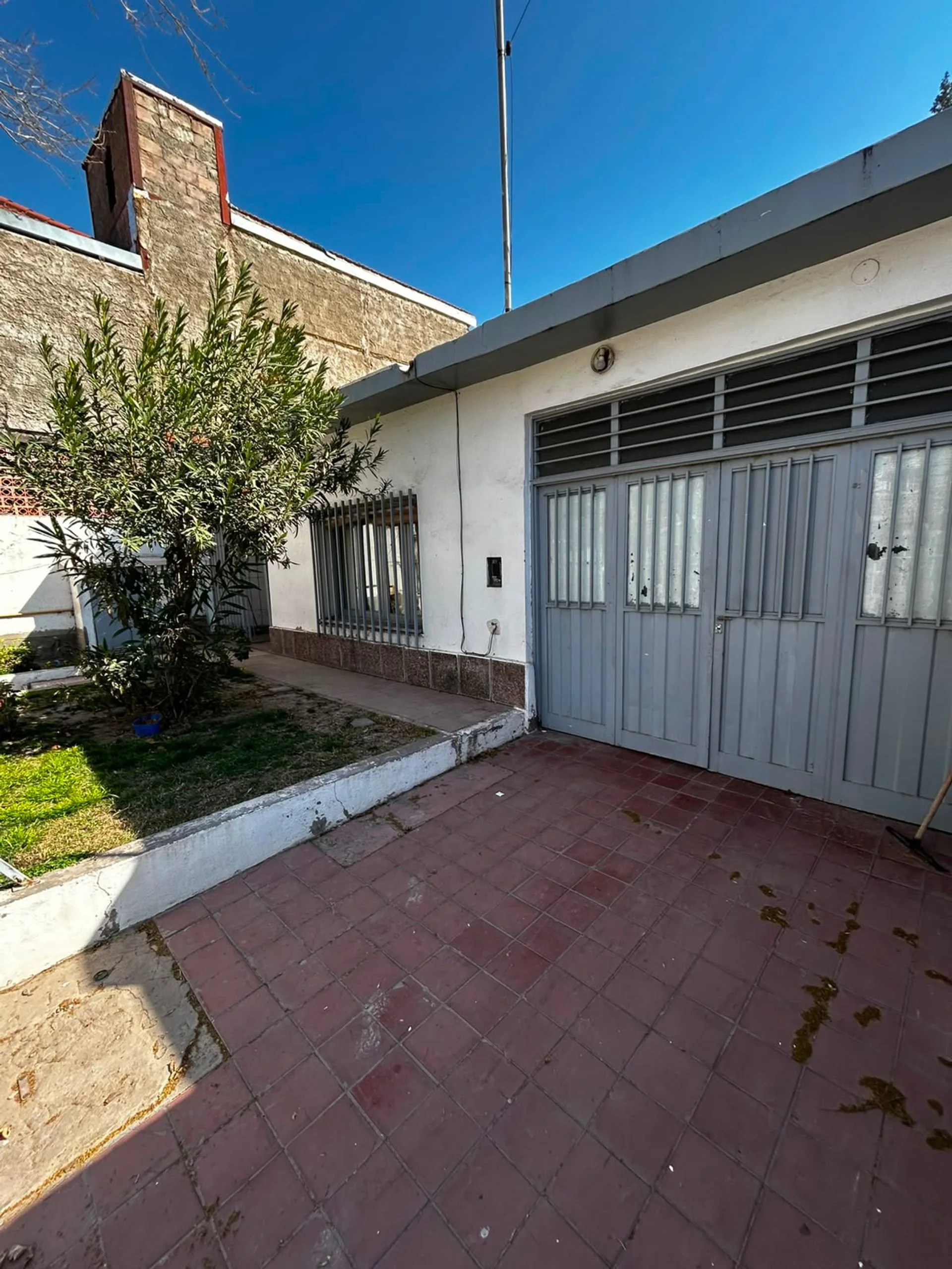 CASA EN VENTA BARRIO SANTA ANA foto 2