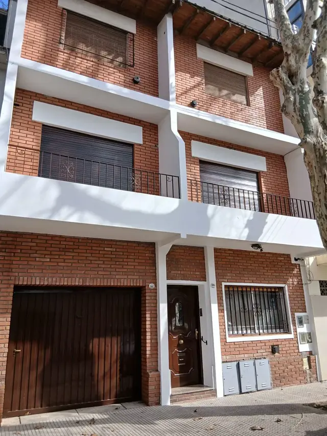 DUPLEX DE 3 AMBIENTES EN PRIMER PISO EN LA MEJOR ZONA RESIDENCIAL DE FLORESTA