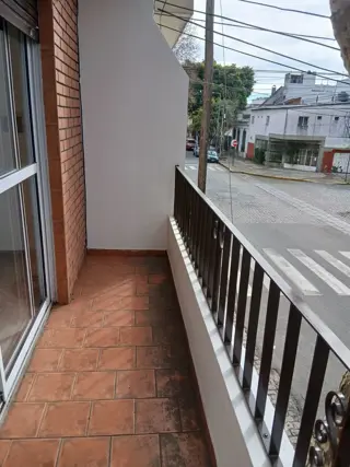 DUPLEX DE 3 AMBIENTES EN PRIMER PISO EN LA MEJOR ZONA RESIDENCIAL DE FLORESTA foto 3