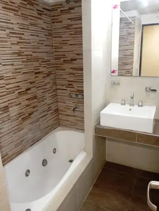 se vende ph 3 amb con 2 patios y entrada independiente foto 2
