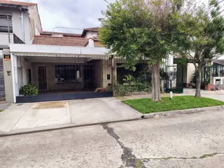 Excelente Propiedad en Olivos foto 1