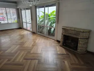 Excelente Propiedad en Olivos foto 2