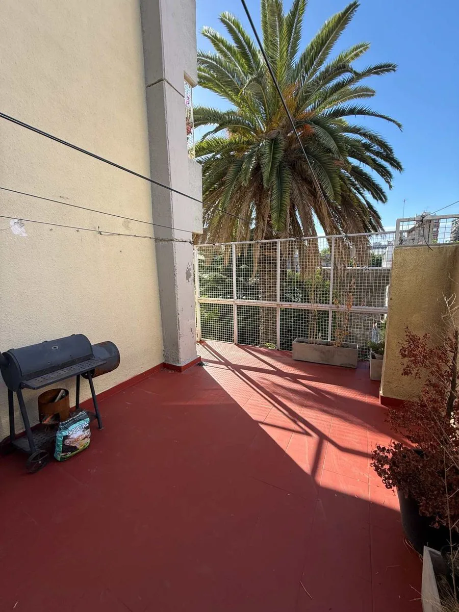 DEPARTAMENTO VENTA  3 AMBIENTES C/BALCON Y TERRAZA foto 2