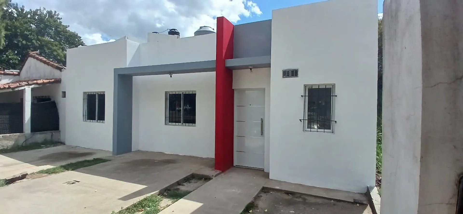 Linda casa 3 dormitorios sobre Garrigó, Paraná foto 2