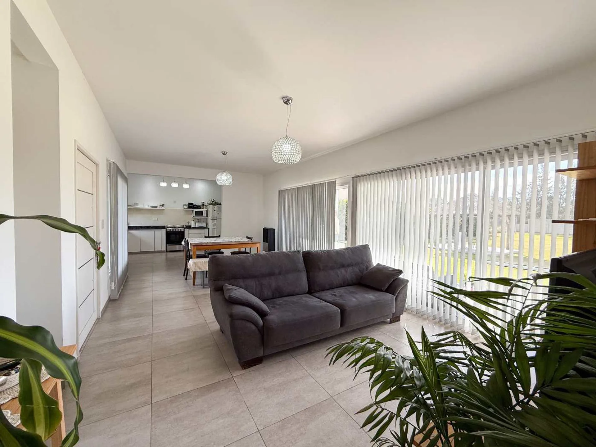 Casa de 3 dormitorios en venta Berisso con pileta foto 2
