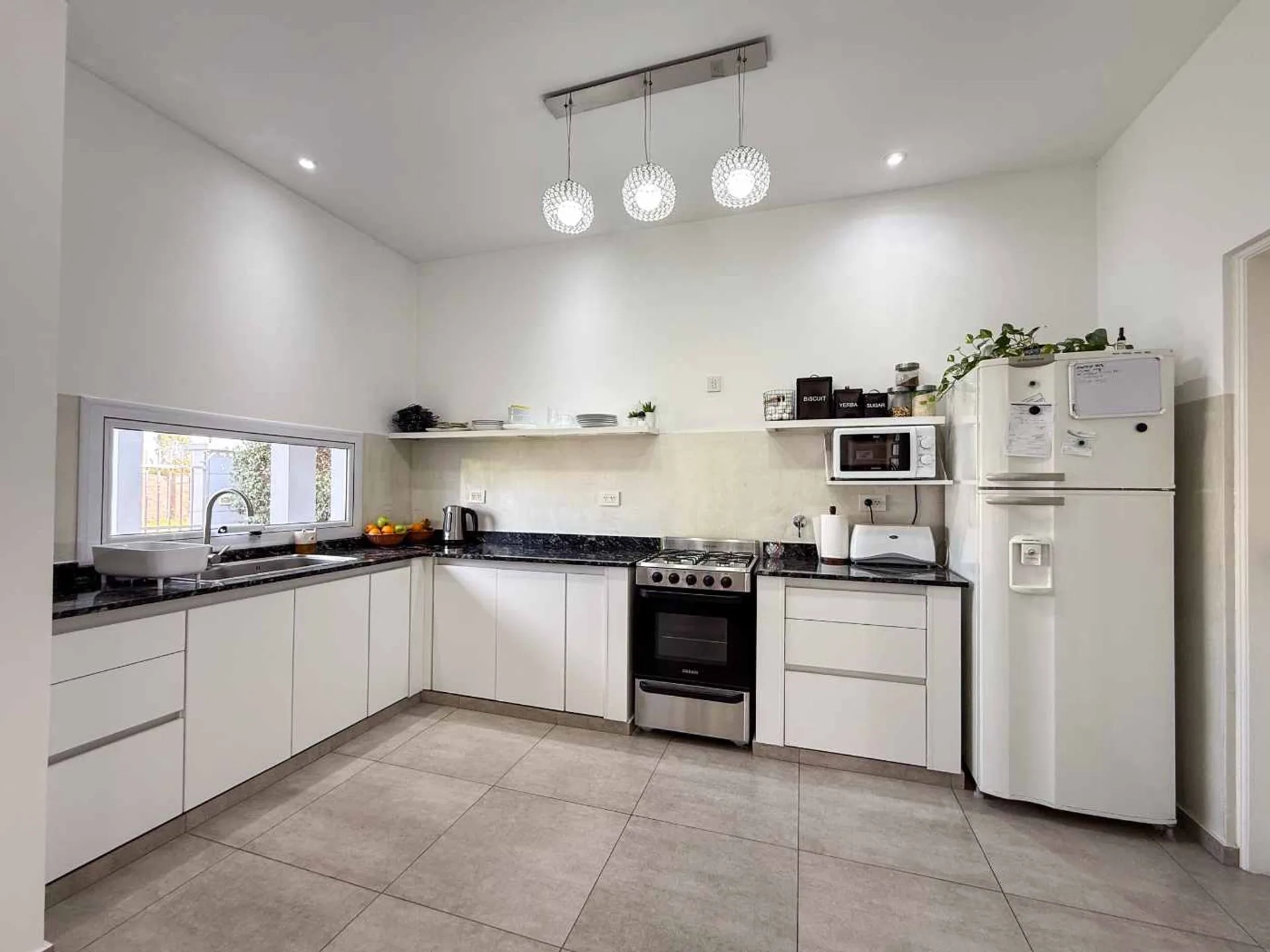 Casa de 3 dormitorios en venta Berisso con pileta foto 5