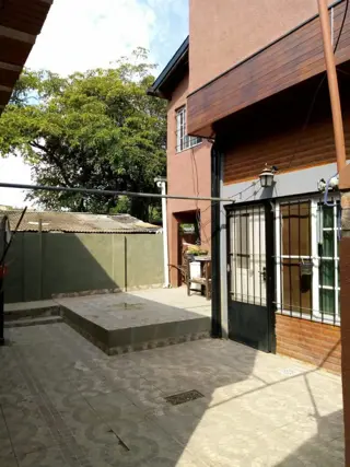 3 CASAS A 6 CUADRAS DE ESTACIÓN  J. C. PAZ foto 3