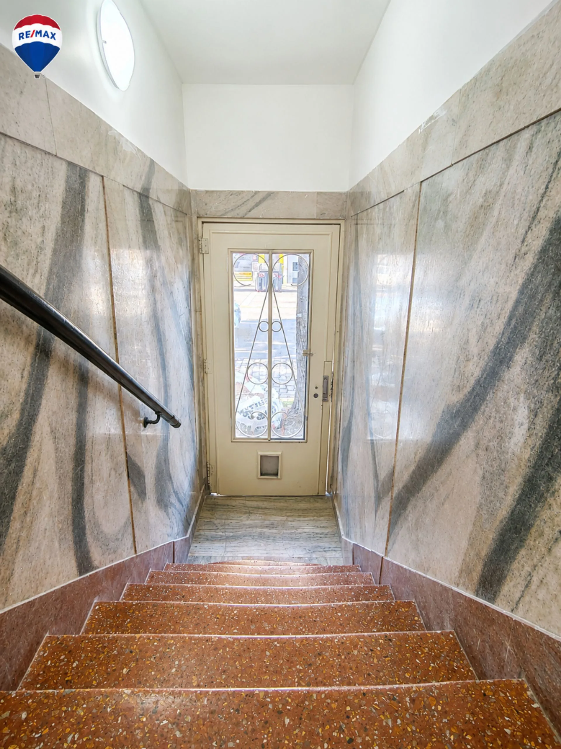 3 AMB REFACCIONADO A NUEVO – 2 piso x escalera foto 2