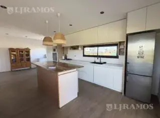 Casa de 3 pisos a la venta con piscina Increibles vistas PGA foto 2