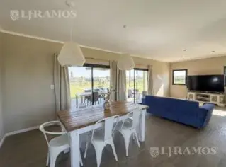 Casa de 3 pisos a la venta con piscina Increibles vistas PGA foto 3