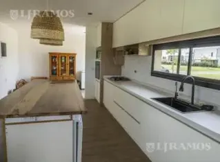 Casa de 3 pisos a la venta con piscina Increibles vistas PGA foto 4